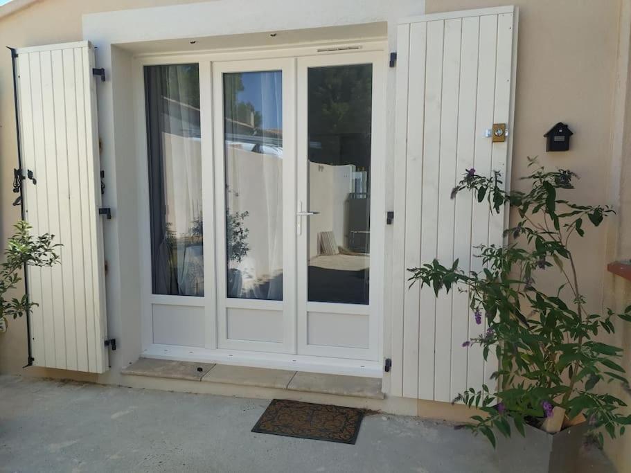 Le Petit Pied A Terre Du Luberon Apartment Merindol Bagian luar foto